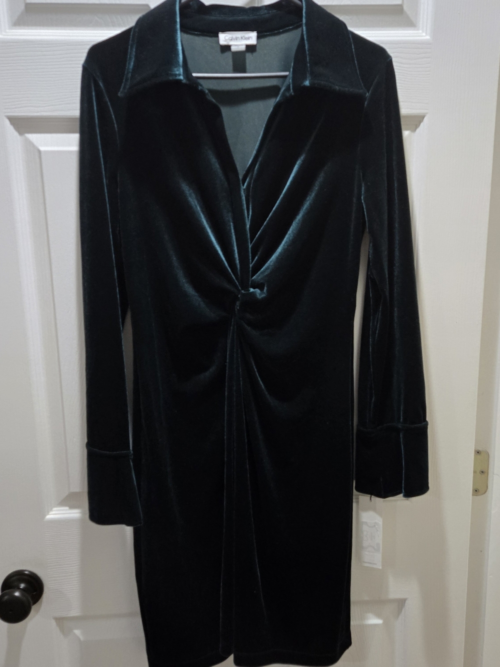 Calvin Klein Emerald Green Velvet Twist-Front Women’s Dress. NWT.